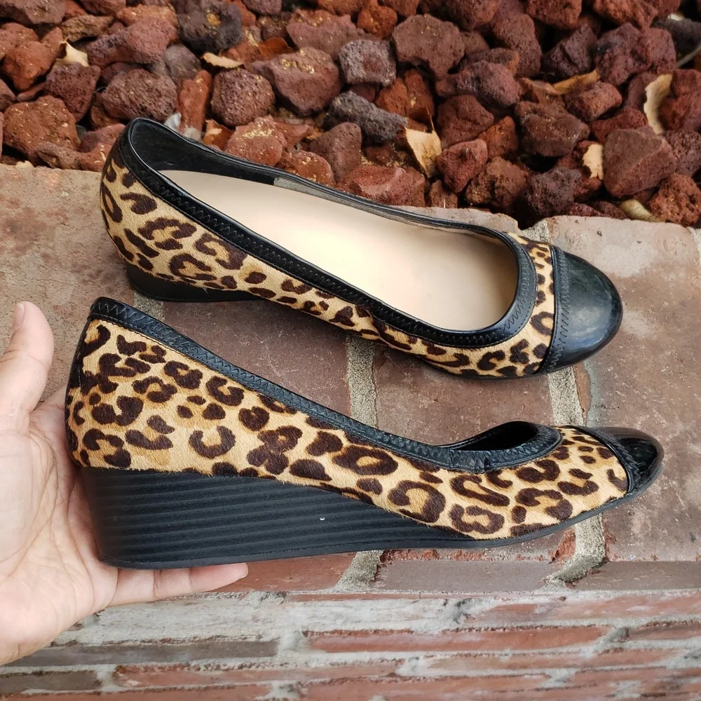 Cole Haan Womens Tali Wedge Heel Leopard Calf Hair Shoes Size 8 B Animal Print